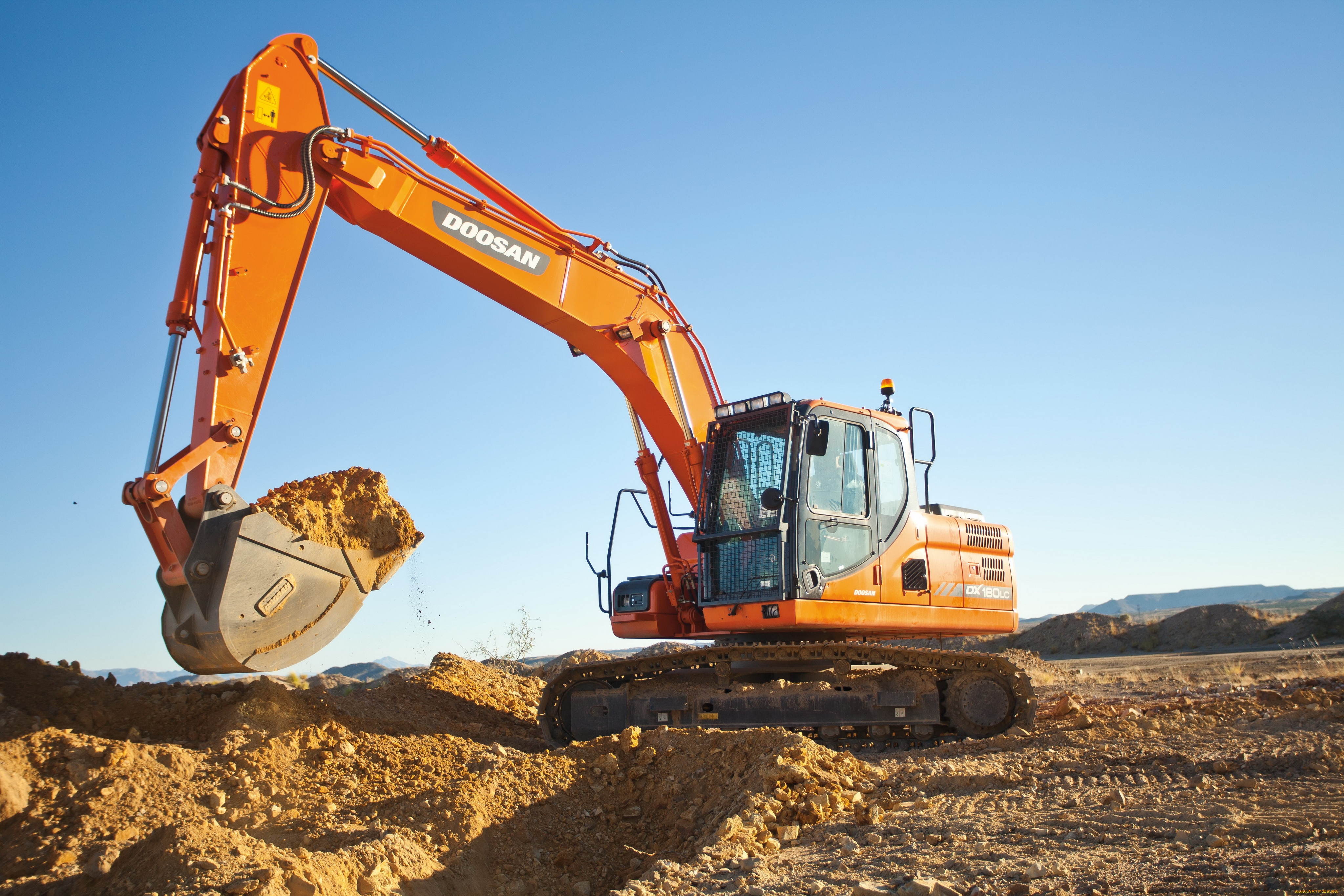 Сон экскаватор. Экскаватор Doosan dx140lc. Doosan экскаватор гусеничный DX 140. Doosan dx180. Экскаватора dx180lc.